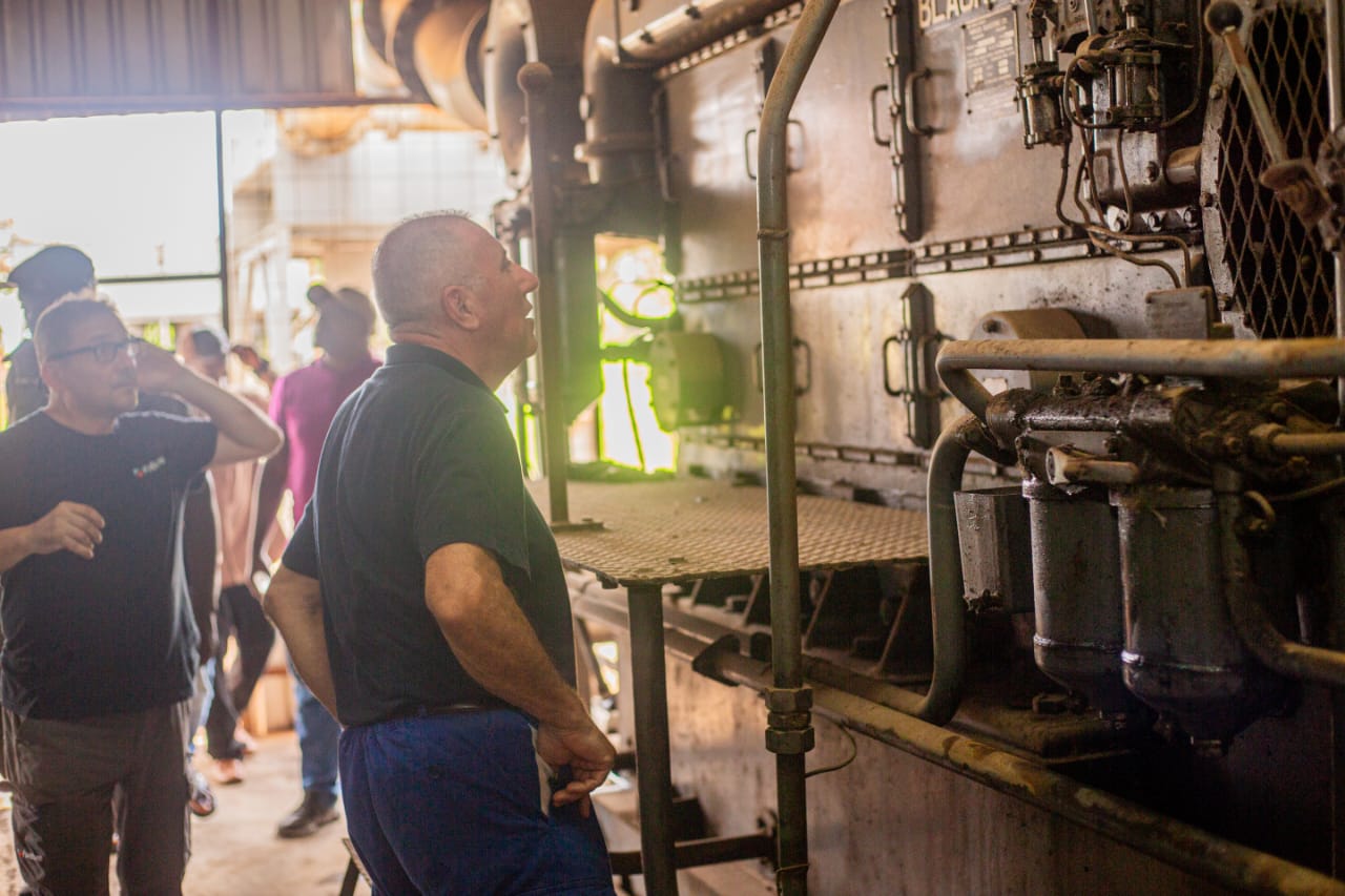 EXPATRIATES, TECHNICIANS CONTINUE WORK ON TARAKU MILLS, SET 35-DAY TIMELINE TO POWER FIRST PLANT